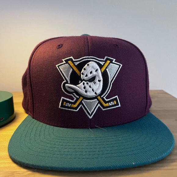New Anaheim Mighty Ducks Ducks 20th anniversary hat! - Picture 2 of 5